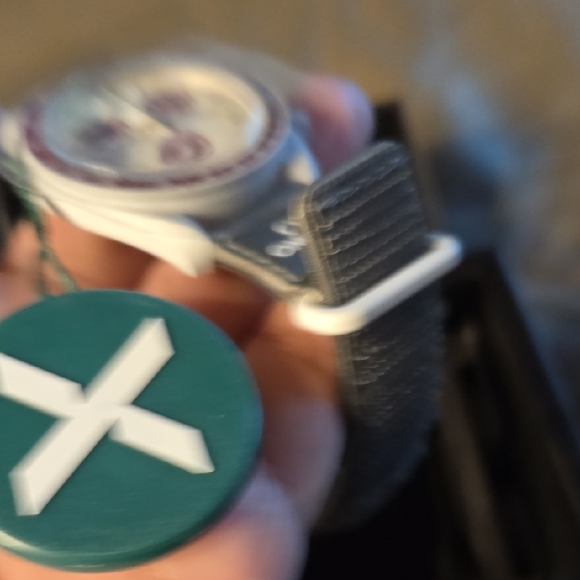 Omega Speedmaster with Red and Gray Accents - Picture 5 of 16